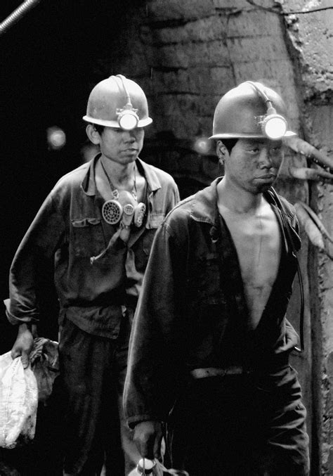 煤矿矿工井下掘进采煤作业高清图片下载_红动中国