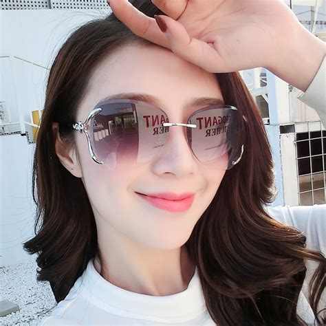 2018韩版金属太阳镜 椭圆墨镜超小框海洋片太阳眼镜 男女个性眼镜-阿里巴巴