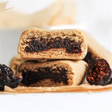 Healthy Homemade Fig Bar Recipe | no sugar added, gluten free, vegan