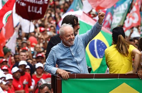 Luiz da Silva wins Brazil presidential election in stunning political comeback as Jair Bolsonaro ...