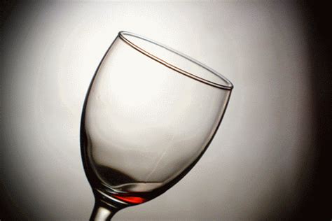 【涨姿势】红酒不满杯的意义到底是为什么？_葡萄酒