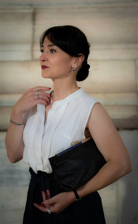 Down+Blouse+Gifs Photos, Download The BEST Free Down+Blouse+Gifs Stock ...