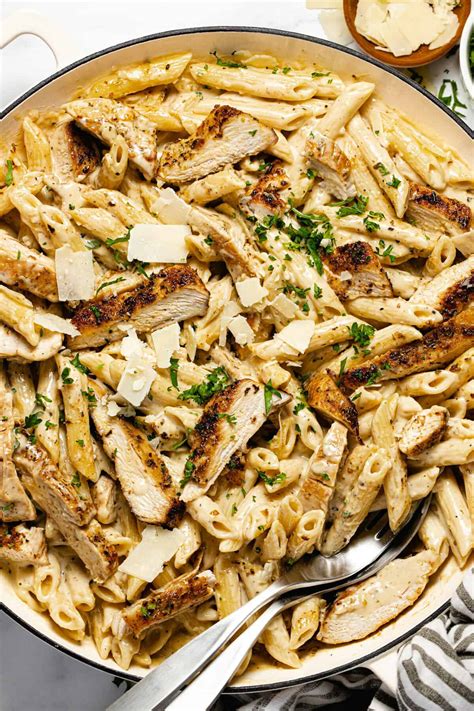 Creamy Garlic Chicken Pasta