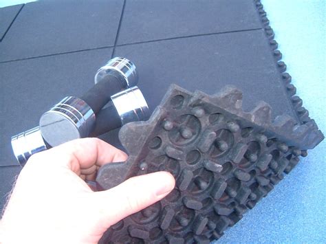 Exercise Mats: Interlocking Rubber, 3'x3' (90x90cm), India | Ubuy