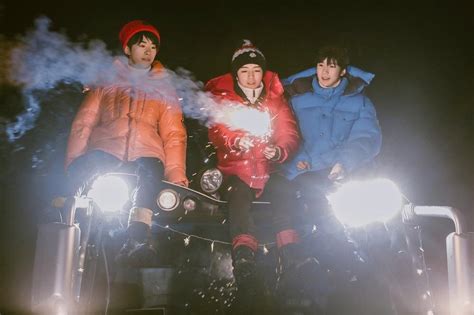 TFBOYS最新MV《我们的时光》 玩转冬日 少年集体“出逃” 尽享无忧时光