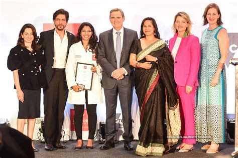Shah Rukh Khan awards scholarship named after him to a female ...