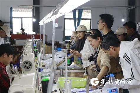 贵州三都：工厂入驻社区 带动群众致富_腾讯新闻