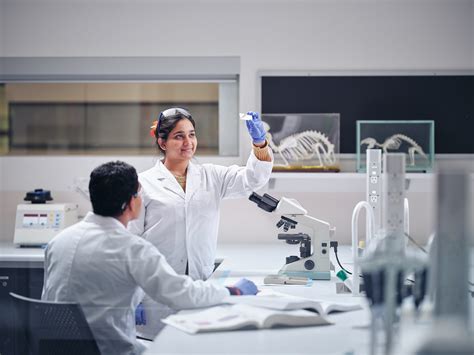 What can you do with a Bachelor of Biomedical Science?