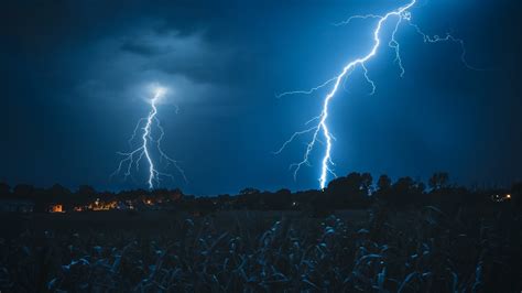 Rayos en cielo nublado Fondo de pantalla 4k HD ID:4088