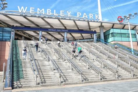 Bakerloo Line Wembley 的图像结果