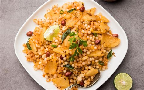 Sabudana Khichdi At These Eateries In Pune Is A Bomb! | WhatsHot Pune