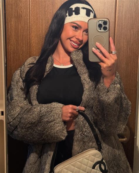 Holly Rhodes Onlyfans