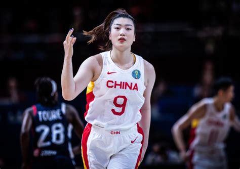 中国女篮夺冠 李梦获50万元奖励|中国女篮 夺冠 李梦_新浪新闻