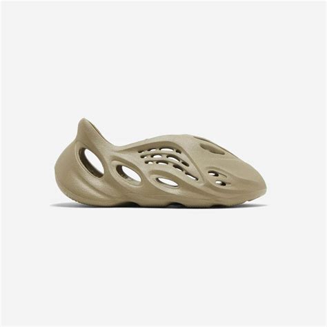 Yeezy Foam Runner "Stone Salt" – Skipp