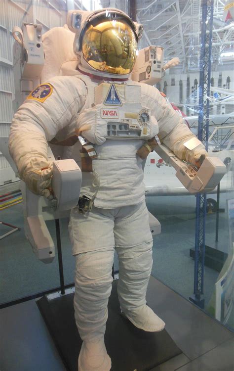 Space Suit 的图像结果