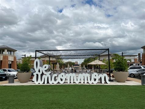 Geneva Commons | Lamar Companies