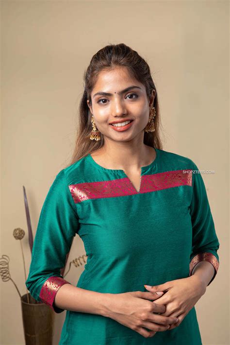 Dupion Kurta Set with Boat Neck – Shopzters