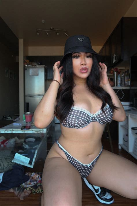 Hot Thick Asian Mom thirsty Af🫦 ️ : r/OnlyFans101HotMomBods