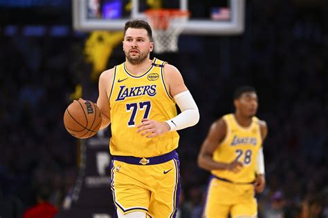 Luka Dončić Stats Tonight: How Did Lakers Star Perform vs. Wolves In ...