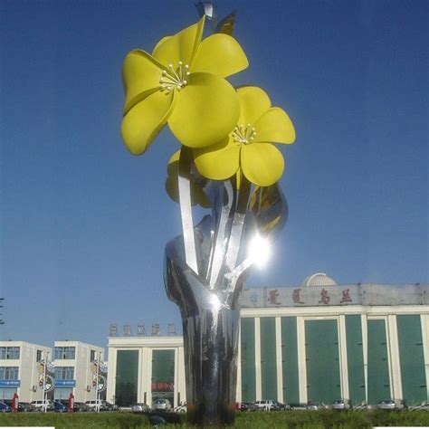 供应大型广场装饰不锈钢雕塑 黄色花朵造型室外景观摆件定制安装-阿里巴巴