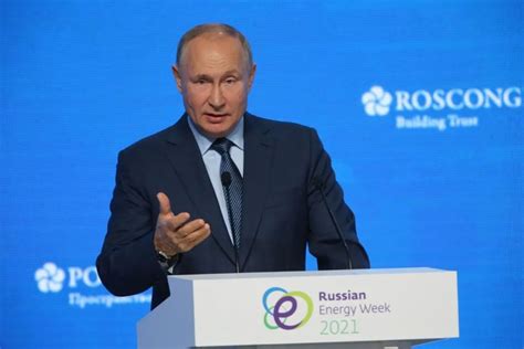 最新动态：乌官员说乌俄1日恢复线上谈判 普京签署与“不友好国家”以卢布结算天然气贸易总统令-新华网