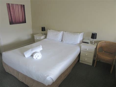 ABEL TASMAN AIRPORT MOTOR INN (Youngtown) - Motel Reviews, Photos, Rate ...