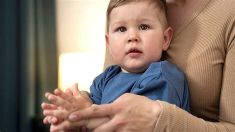 शिशुओं में इंगुइनल हर्निया के कारण और लक्षण | Causes And Symptoms ...