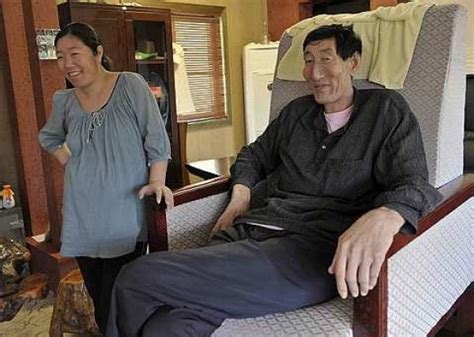 La femme de l'homme le plus grand du monde est enceinte — Chine ...