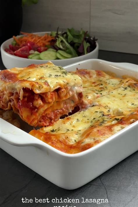 🍝🧀 Dive into layers of cheesy goodness with a classic Lasagna! [Video] | Comidas rapidas de ...