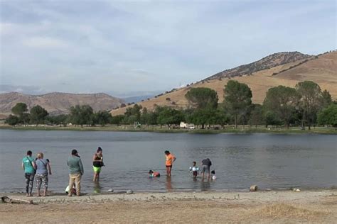 Popular California lake remains open despite high E.coli levels