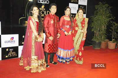 Cast of TV show 'Sasural Simar Ka' during 'Golden Petal' Awards 2011