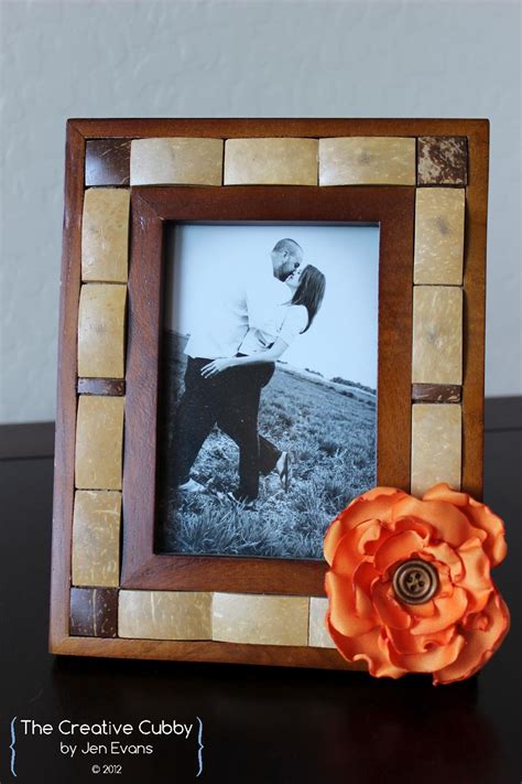 The Creative Cubby: Decorating with Fabric Flowers