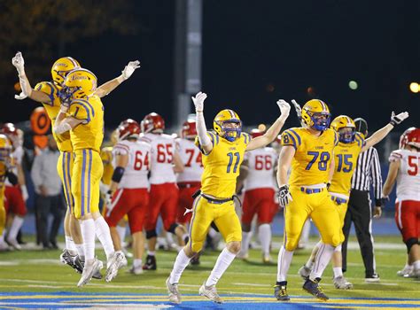Ryan Jackson’s 2 TD passes, late pooch punt heroics help Lyons hold off ...