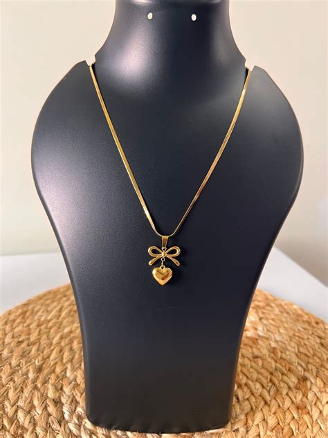 Fade-Free Flex Bow Heart Neck Chain – PearlsOnline