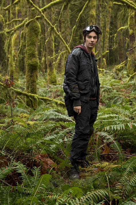 The 100 S1 Devon Bostick as "Jasper Jordan" | Jasper the 100, The 100 ...