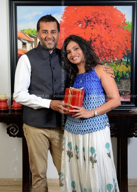 Buy CHETAN BHAGAT WITH HIS WIFE ANUSHA BHAGAT Pictures, Images, Photos ...