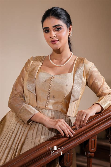 Buy Gorgeous Banarasi Dresses Online - Bullionknot