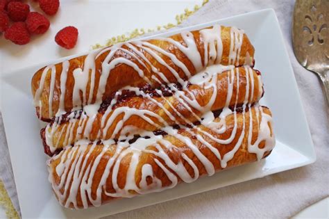 salt & zest: Raspberry Danish Twist - Entenmann's Style