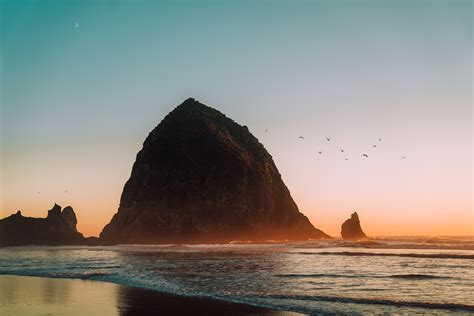 Download Oregon Haystack Rock Cannon Beach Beach Nature Rock 4k Ultra ...