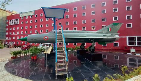अलविदा 'मिग-21': एक फाइटर जेट जिसने 1971 से लेकर बालाकोट तक अपना लोहा ...