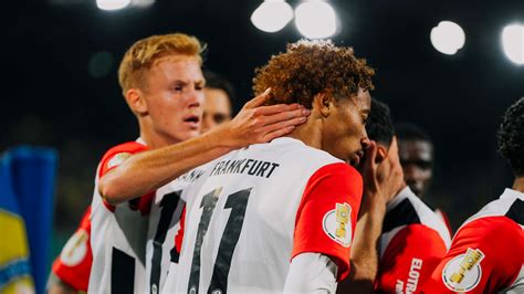 Die Pressekonferenz vor Tottenham Hotspur - Eintracht Frankfurt EintrachtTV