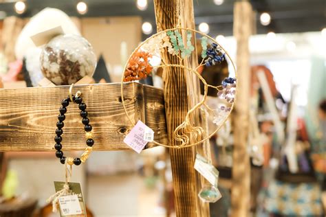 Be Focal Buy Local 的图像结果