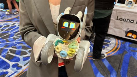 CES 2025'in en tatlı robotu Loona'yla tanışın - ROBOTLAR