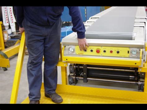 Nacelle opérateur pour convoyeur télescopique à bande | R2M | Contact R2M