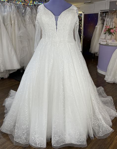 Plus Size Wedding Dress with Sleeves for Curvy Brides