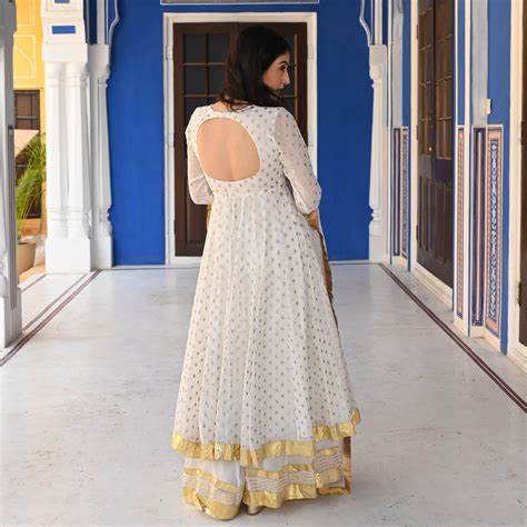 QAINAAT SUIT SET – UrbanStree