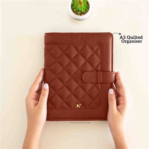 A5 - REFILLABLE QUILTED ORGANISER SLEEVE WITH LOOP – Atelier NEORAH