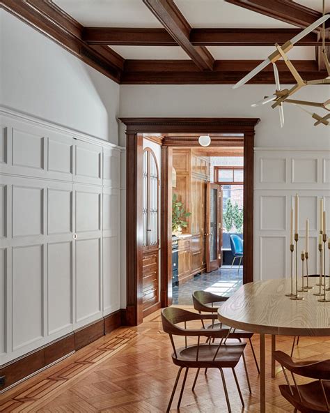 Timeless Accent Dining Room Wainscoting Ideas