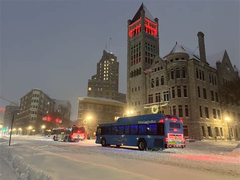 Lake effect snow hits downtown Syracuse - syracuse.com