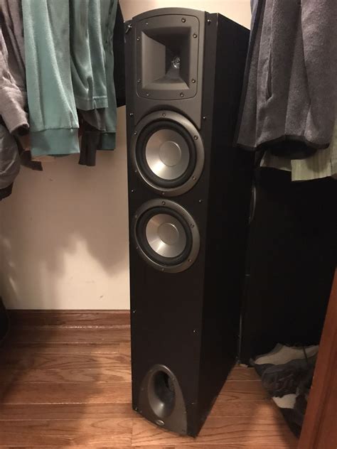 2 klipsch floor speakers for Sale in Chicago, IL - OfferUp